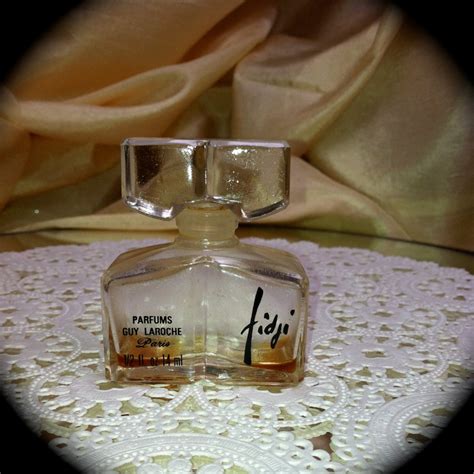 vintage fidji perfume.